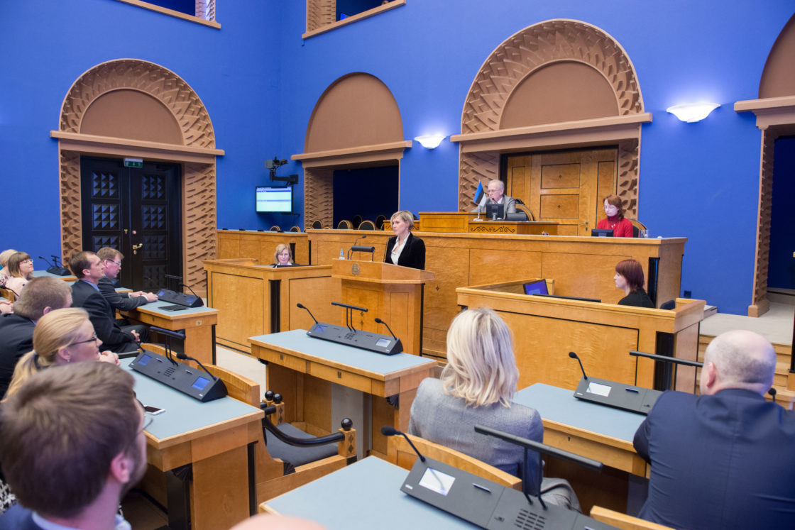 Riigikogu täiskogu istung 31. märtsi 2015 (Õiguskantsler Ülle Madise ametivanne)